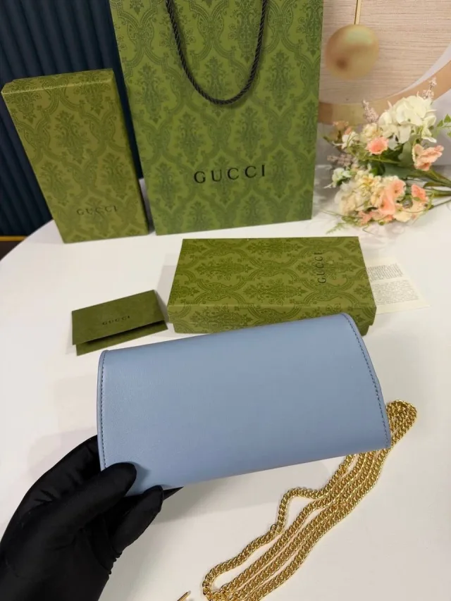 Кошелек на цепочке Gucci Blondie Continental
