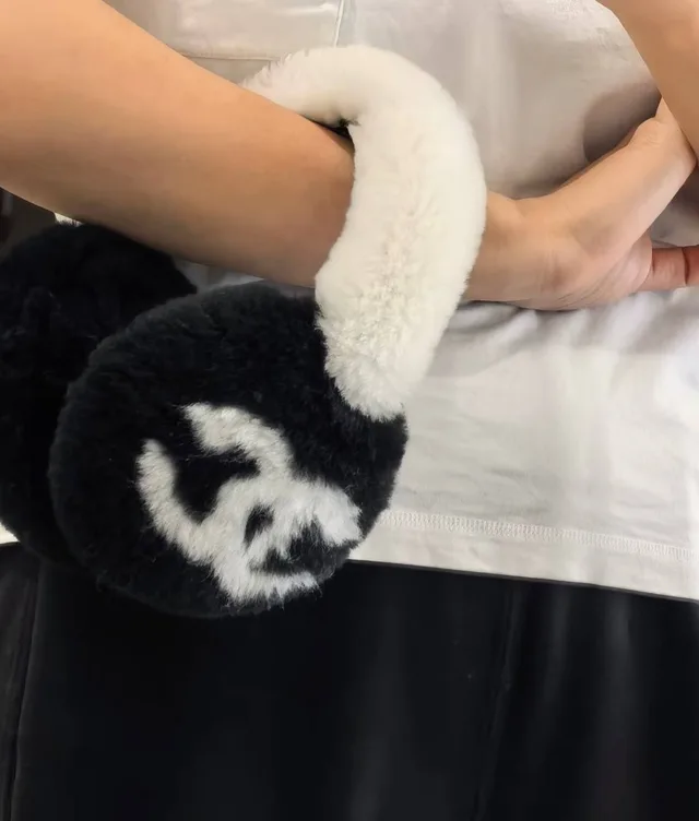 Наушники шерстяные Chanel