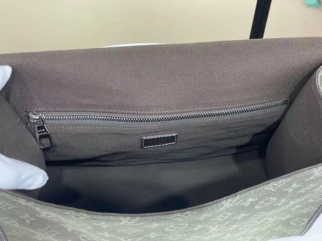 Сумка Louis Vuitton