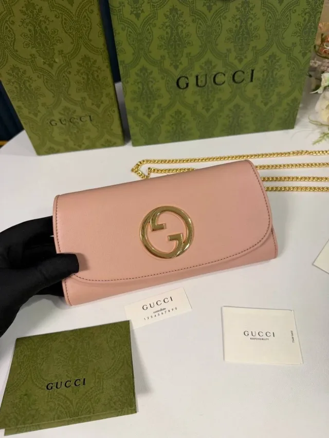 Кошелек на цепочке Gucci Blondie Continental