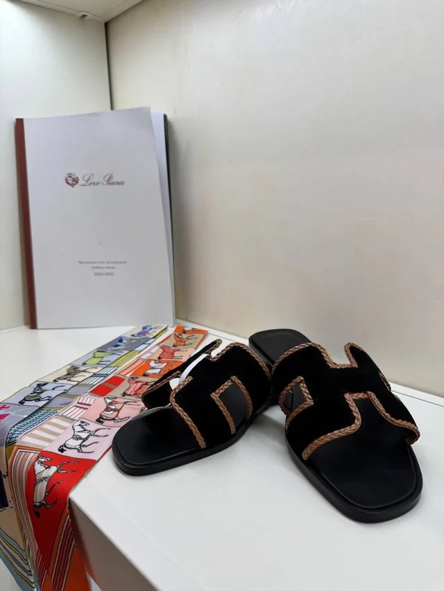 Шлепанцы Hermes
