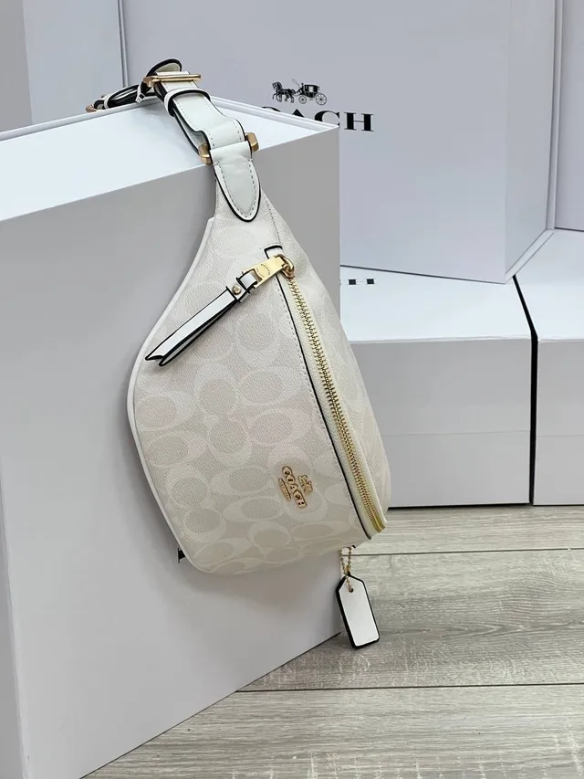 Поясная сумка Coach
