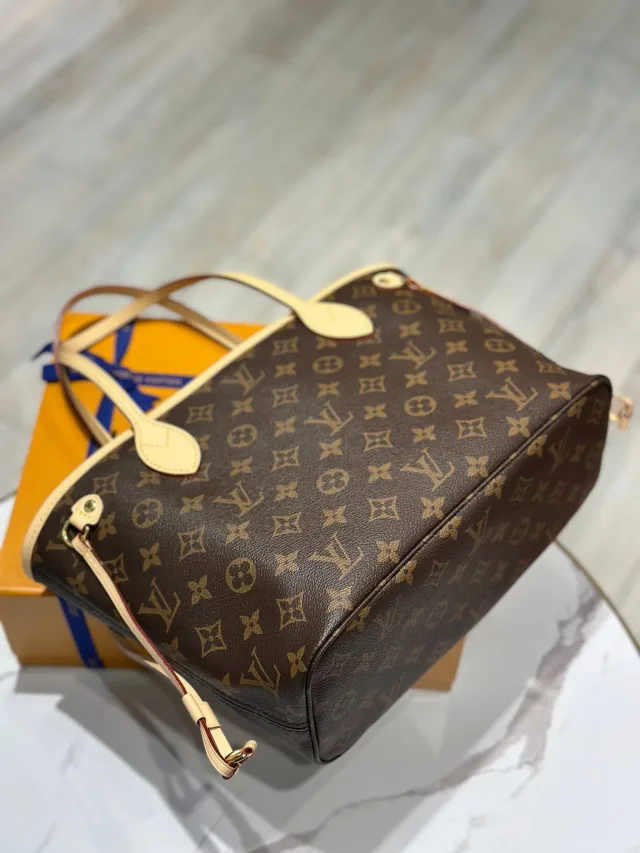 Сумка Louis Vuitton Neverfull PM