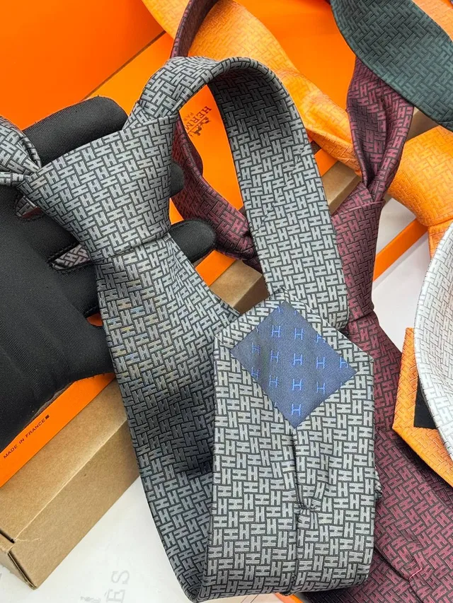 Галстук Hermes