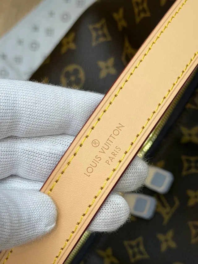 Louis Vuitton Slouchy MM