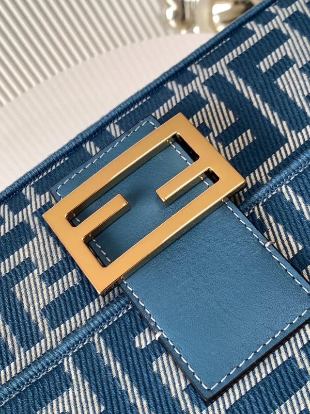 Сумка Fendi Baguette
