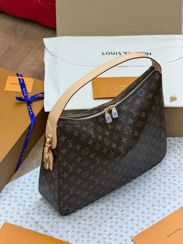 Louis Vuitton Slouchy MM