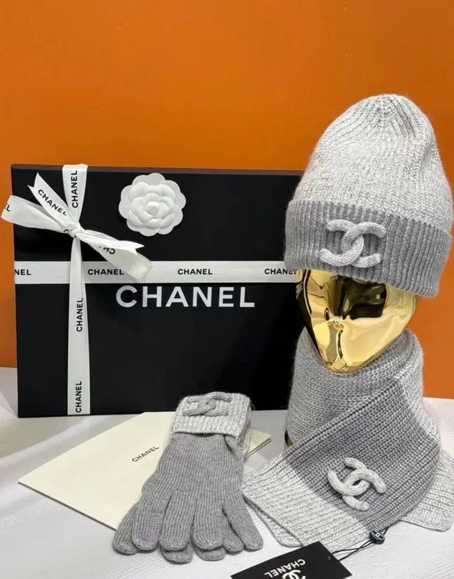 Зимний комплект от Chanel