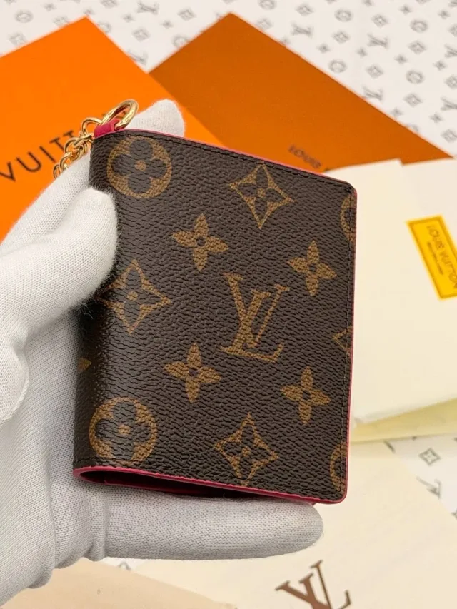 Кошелек Louis Vuitton