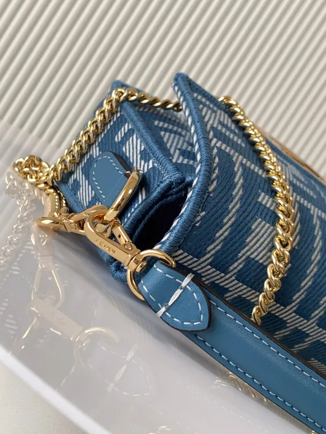 Сумка Fendi Baguette Mini