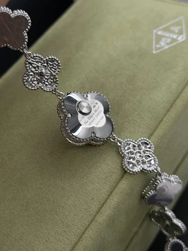 Часы Van Cleef Arpels