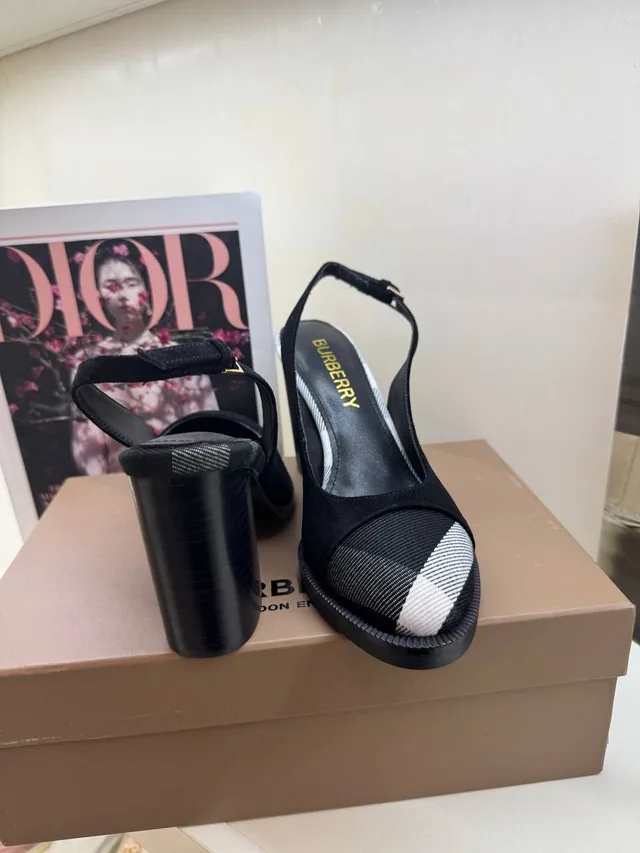 Босоножки Burberry