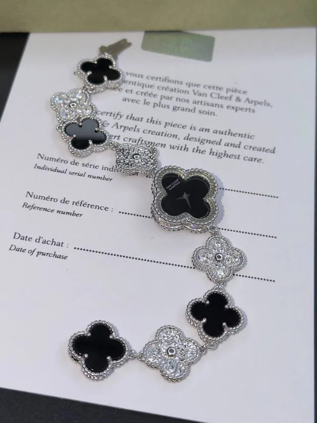 Часы Van Cleef Arpels