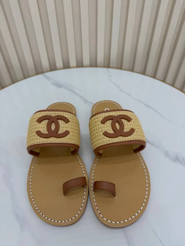 Шлепки Chanel